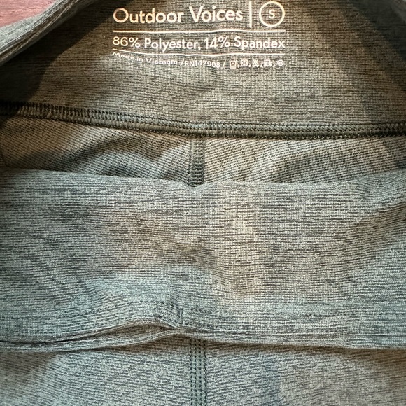 Outdoor Voices Hunter Green Leggings and Sports Bra - Picture 5 of 5